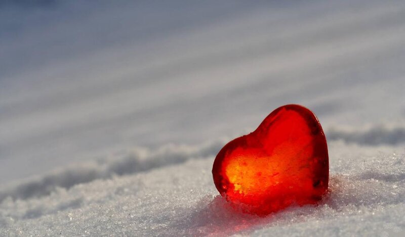 Red Heart in Snow — Serene