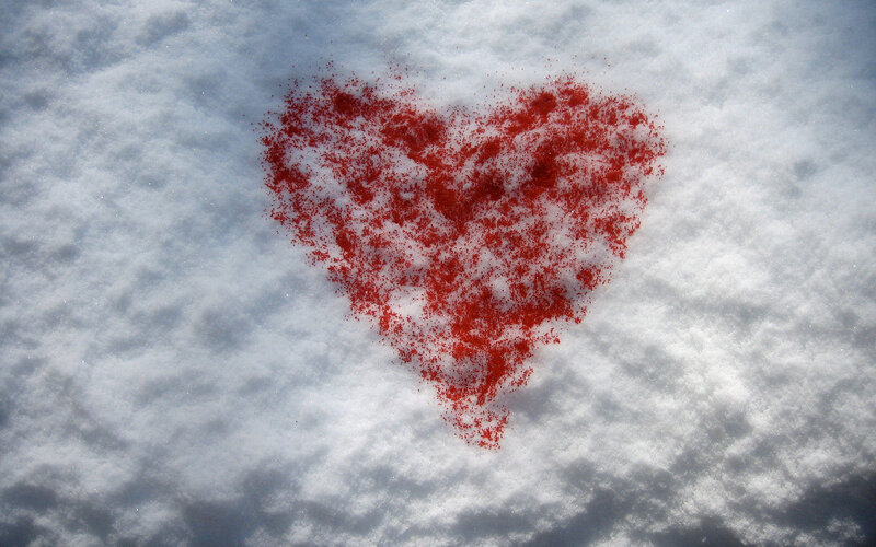 Red Heart in Snow — White, Dramatic