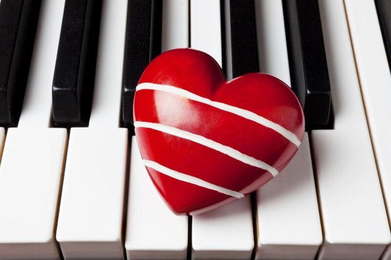 Red Heart on Piano Keys — Calm, Photograph