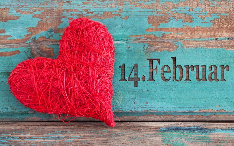 Red Heart on Wood — Romantic