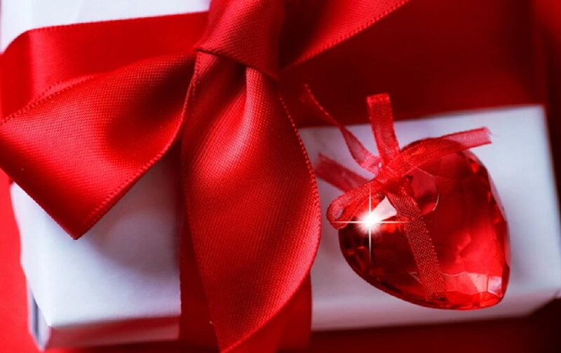 Red Heart Ornament — Festive, Photograph