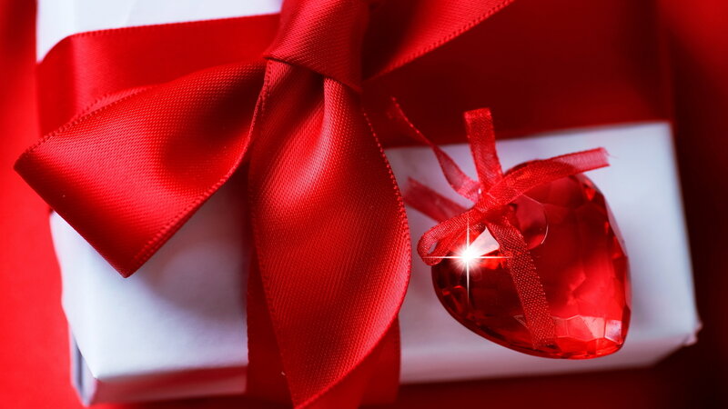 Red Heart Ornament — Romantic
