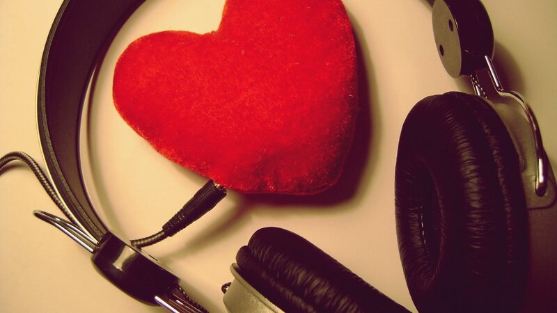 Red Heart Pillow — Calm, Photograph