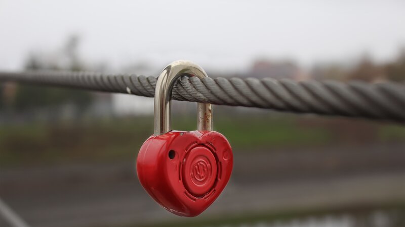 Red Heart-shaped Padlock — Calm