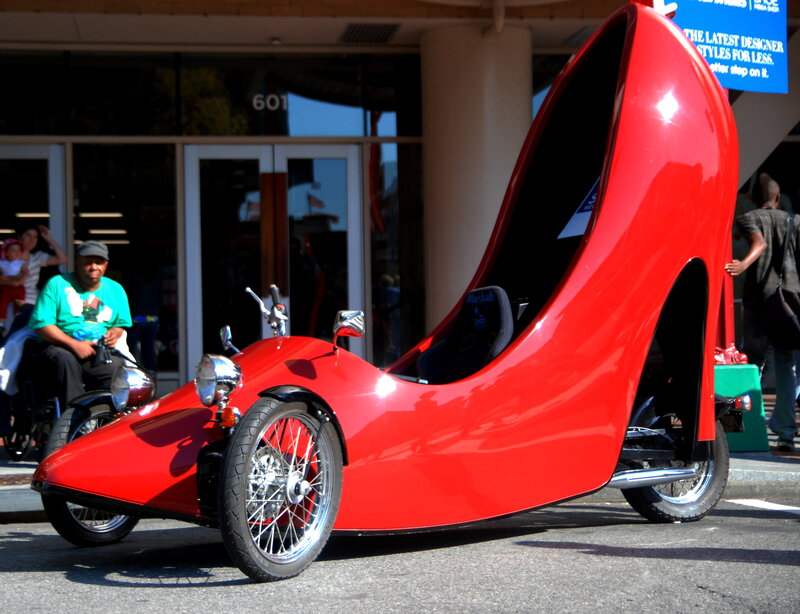 Red High-heeled Shoe Car — Outdoor