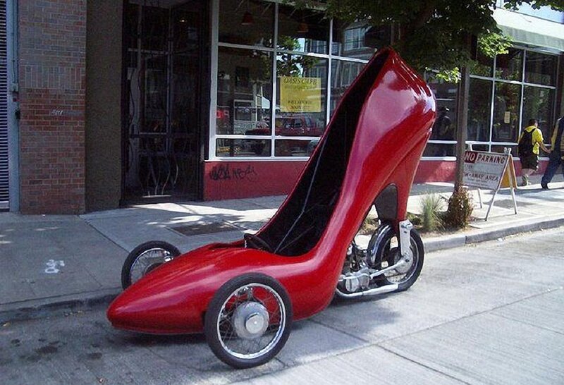 Red High-heeled Shoe Vehicle