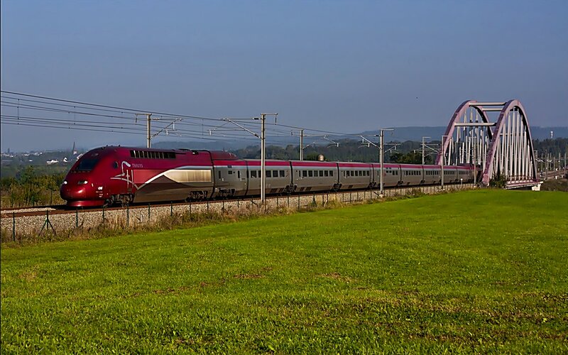 Red High-speed Train — Green