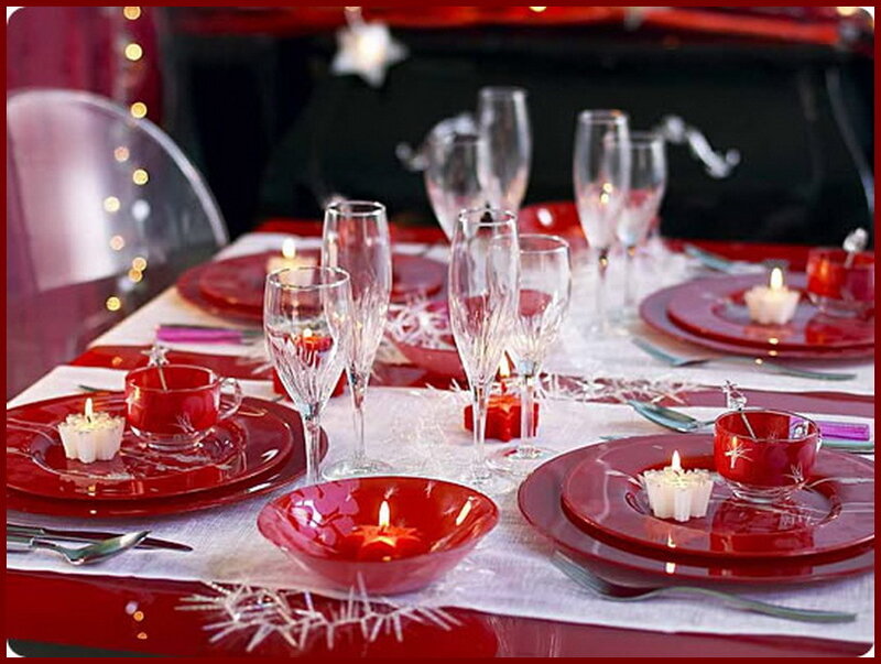 Red Holiday Table Setting