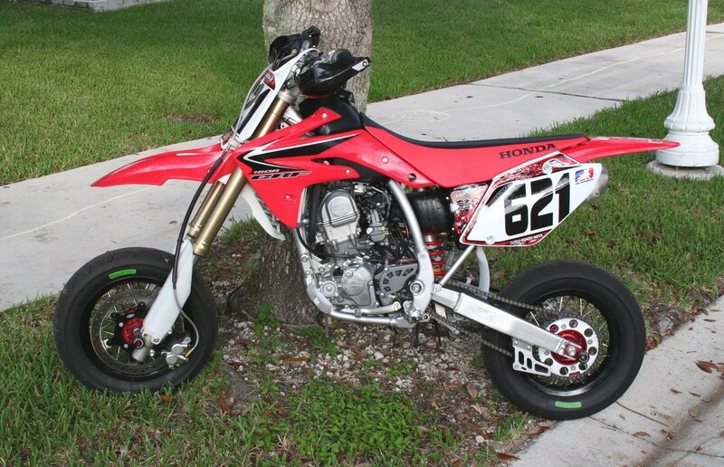 red honda dirt bike