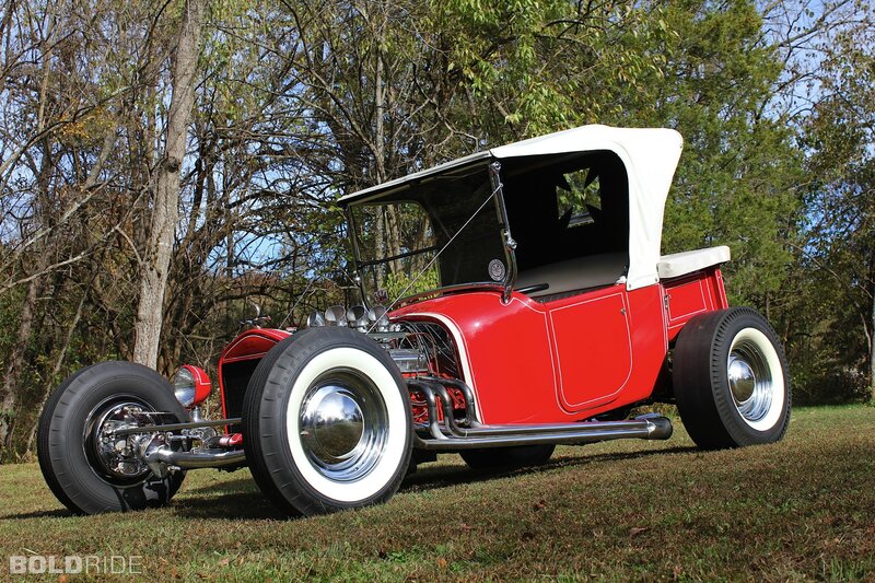 Red Hot Rod Car — Serene, Autumn