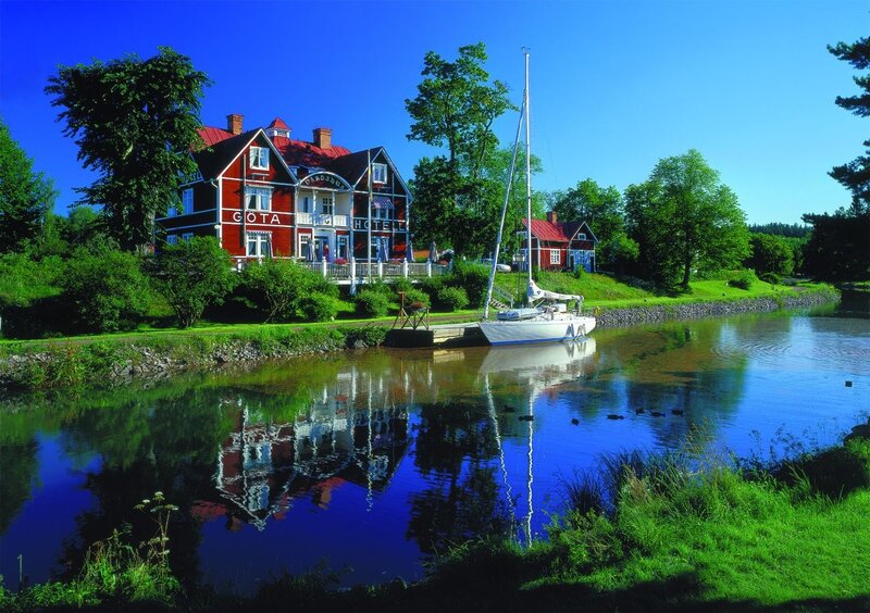 Red Hotel by Canal