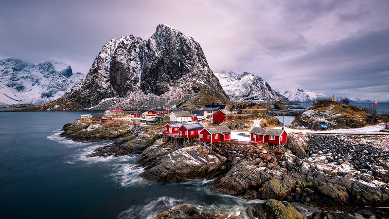 Red Houses on Rocky Coast — Dramatic, Winter