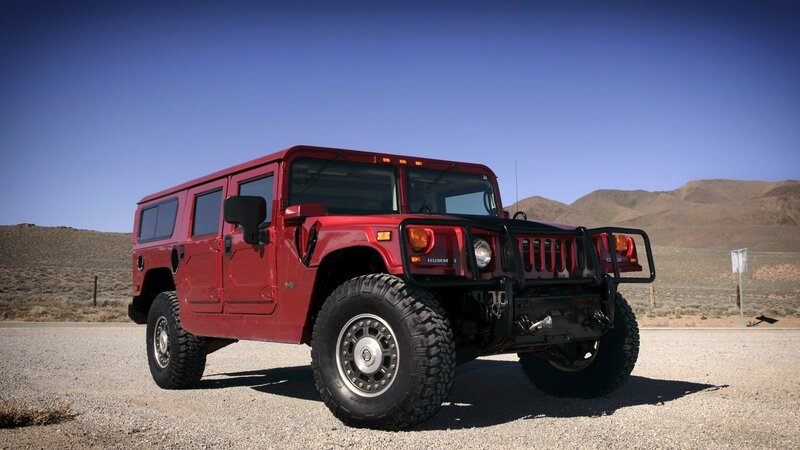 Red Hummer H1 — Dramatic