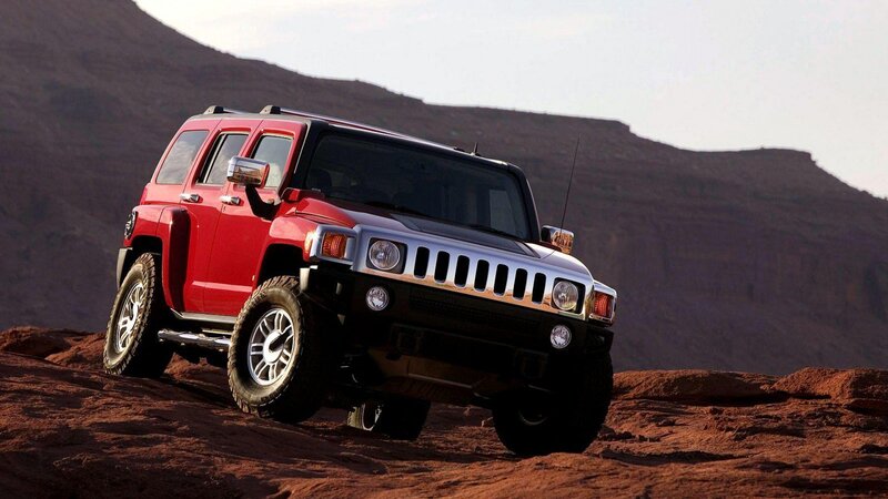 Red Hummer H3 — Dramatic