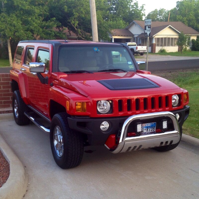 Red Hummer H3 Suv — Calm