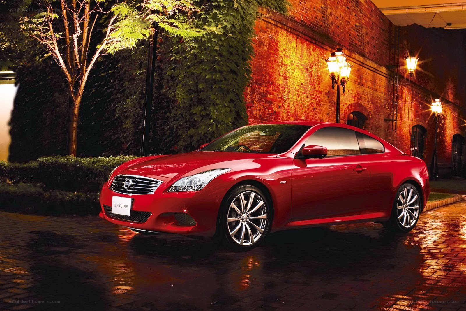 Red Infiniti Skyline coupe