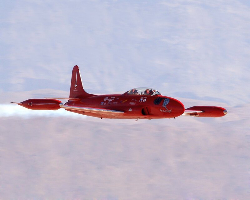 Red Jet Aircraft — Dynamic