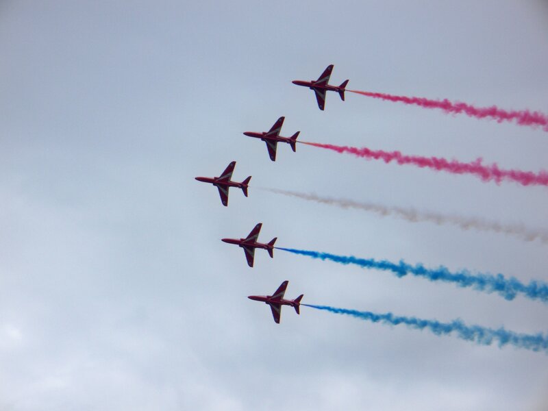 Red Jets in Formation — Dynamic, Photograph, Smoke Trails