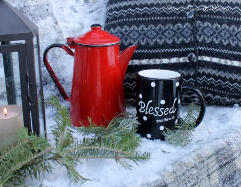 Red Kettle in Snow