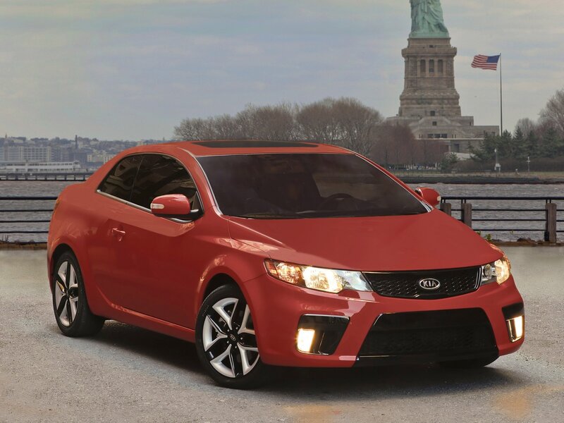 Red Kia Cee'd Coupe — Calm