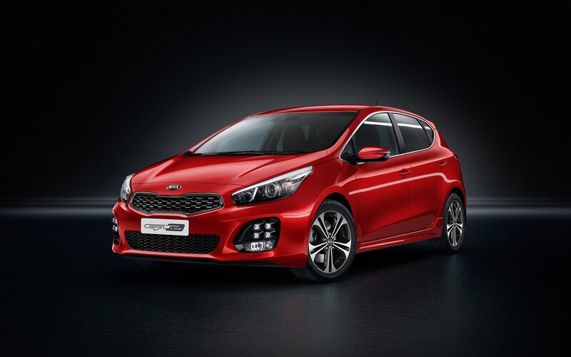 Red Kia Cee'd Hatchback
