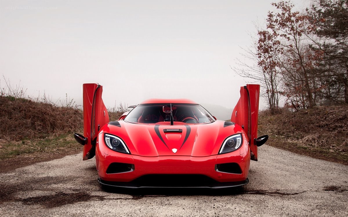 Red Koenigsegg Agera R