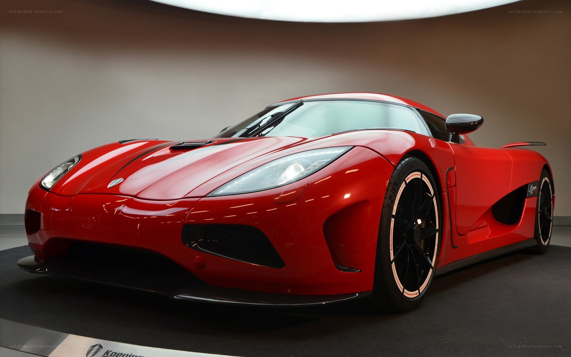 Red Koenigsegg Agera RS