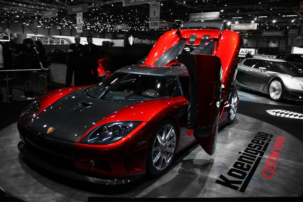 Red Koenigsegg at auto show