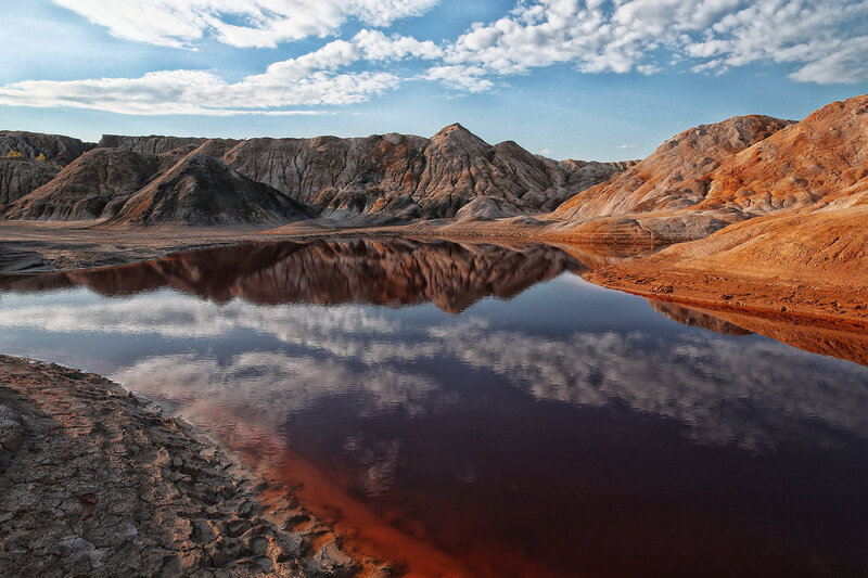 Red Lake in Desert — Blue