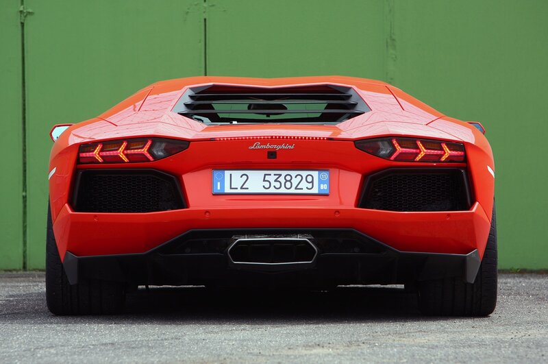 Red Lamborghini Aventador — Static