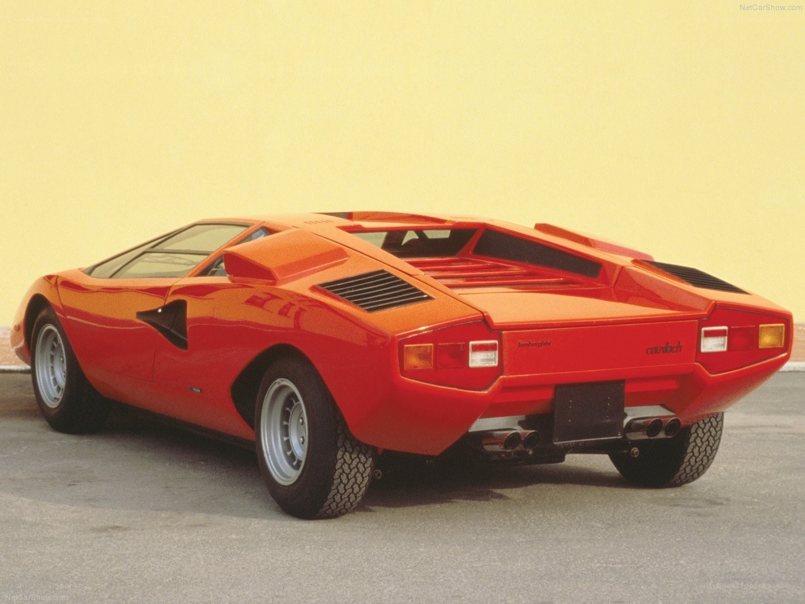 Red Lamborghini Countach