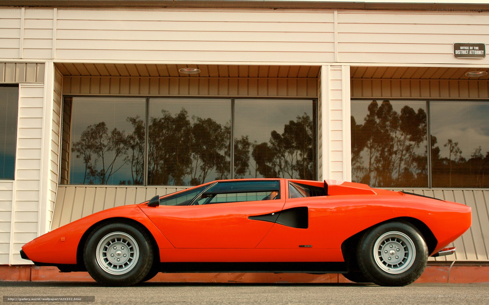 Red Lamborghini Countach