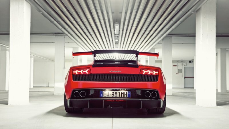 Red Lamborghini Gallardo