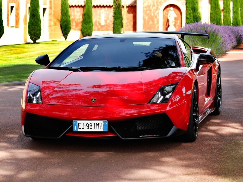 Red Lamborghini Gallardo — Serene