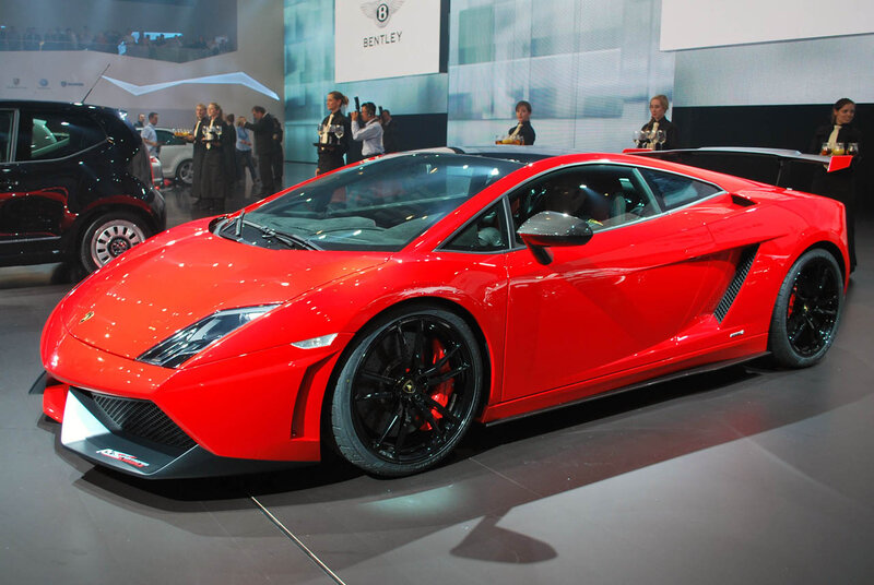 Red Lamborghini Gallardo — Showroom