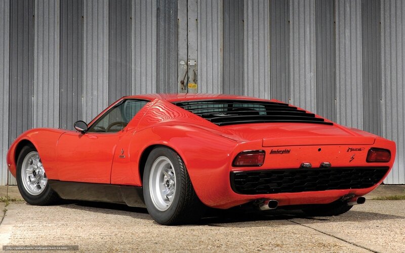 Red Lamborghini Miura — Static