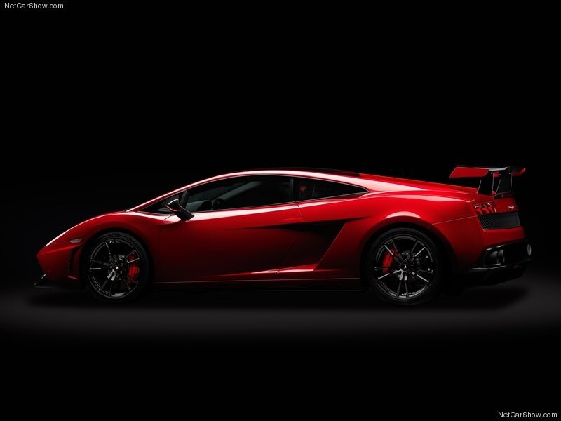 red lamborghini sports car