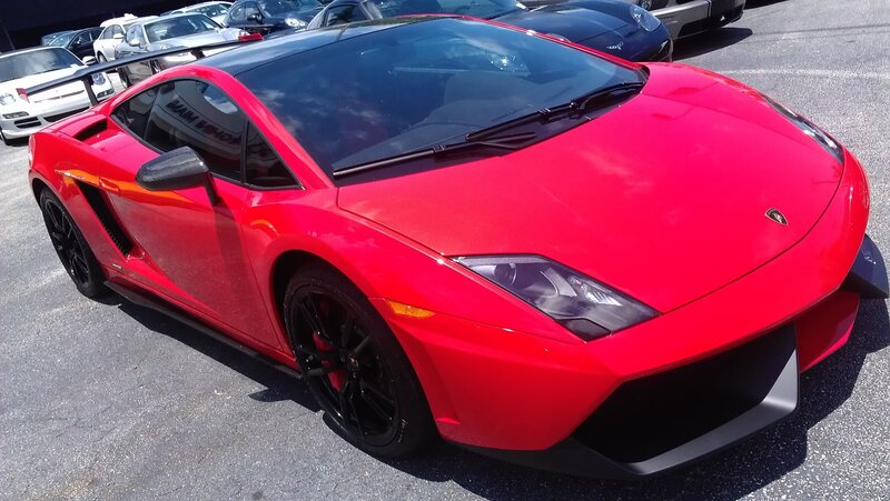 red lamborghini sports car