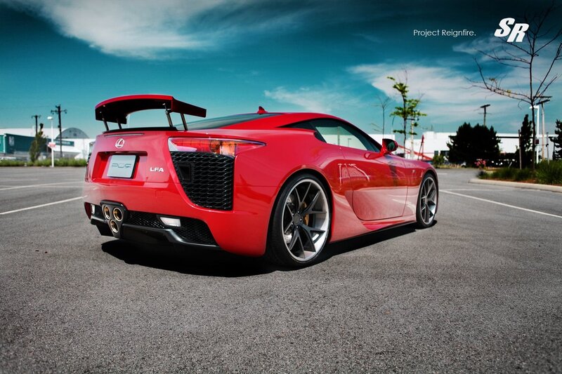 red lexus lfa sports car