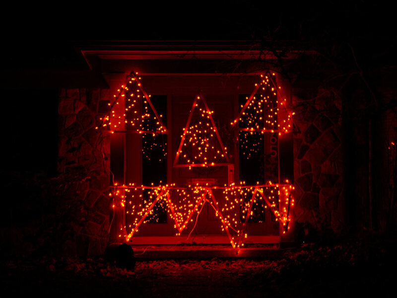 Red lights on house front
