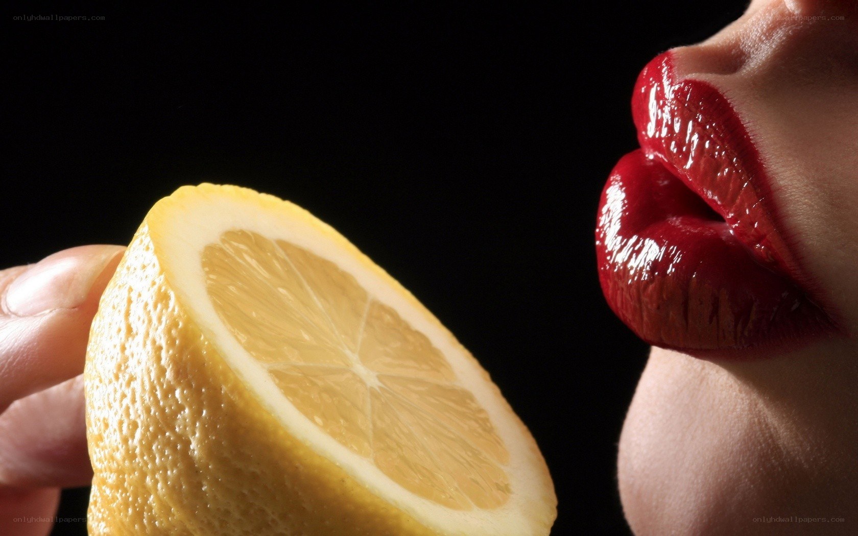 red lips and lemon slice