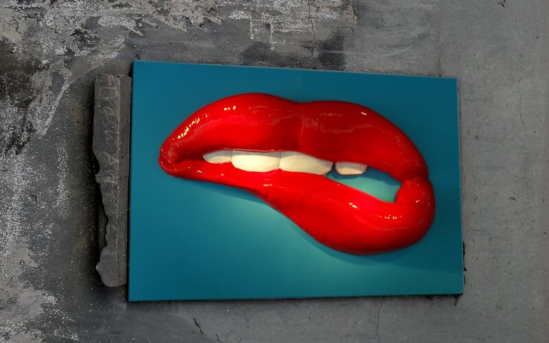 Red Lips Sculpture