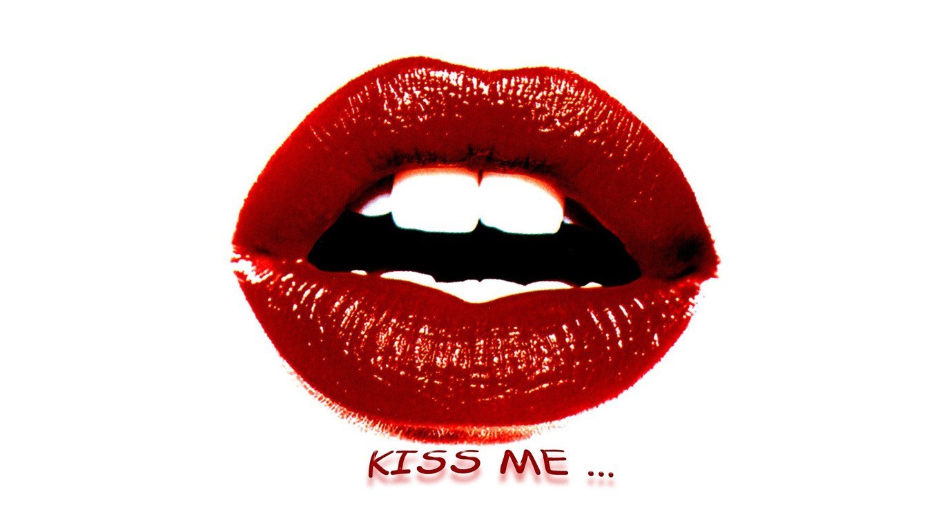 red lips with kiss me text