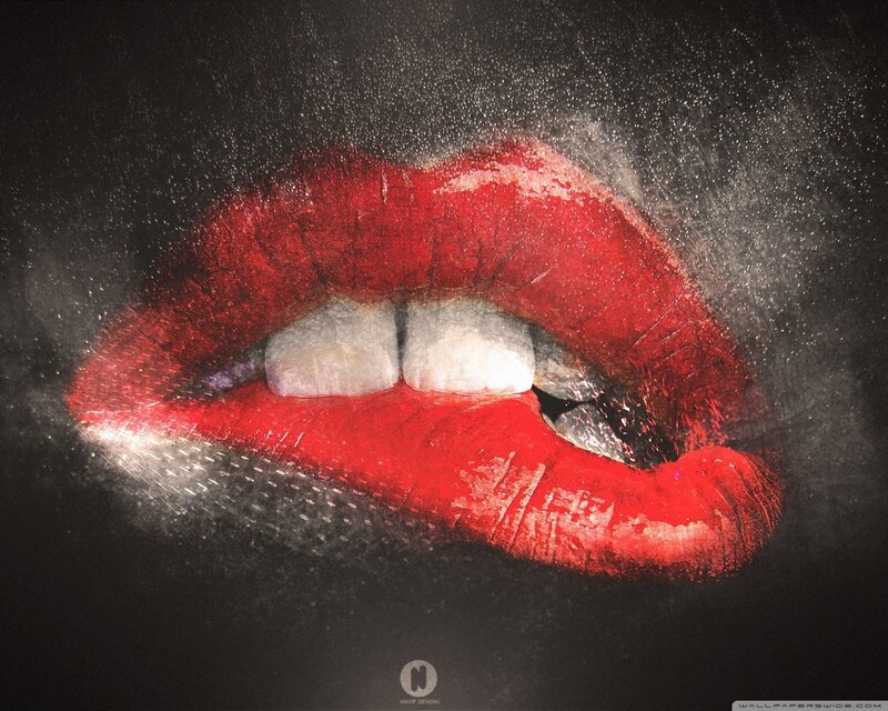 red lips with sparkles