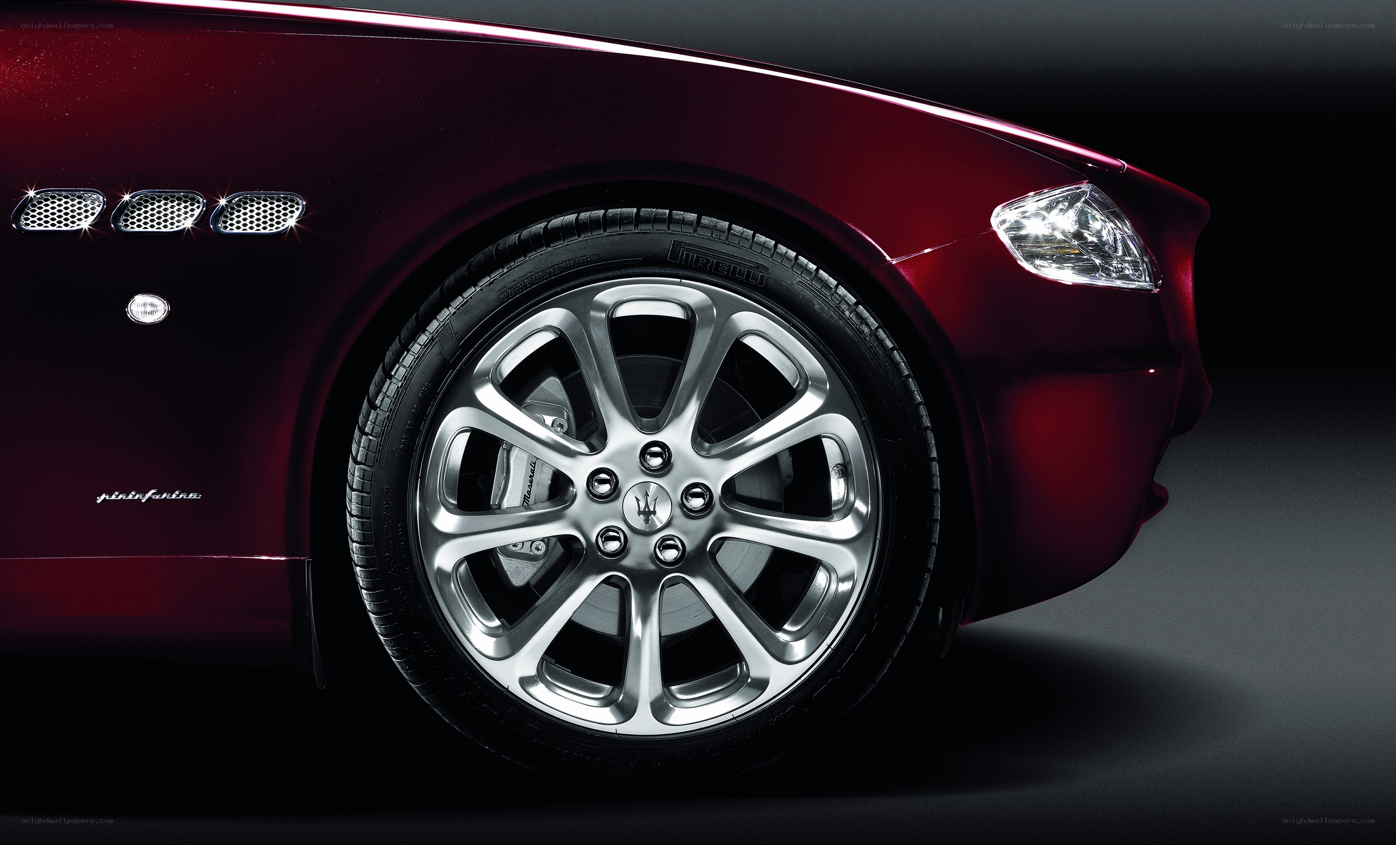Red Maserati GranTurismo