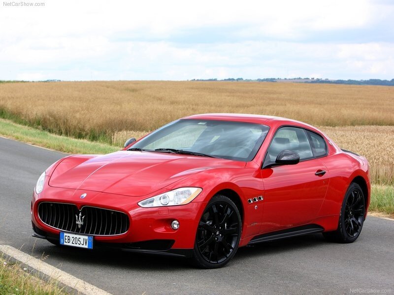 Red Maserati GranTurismo