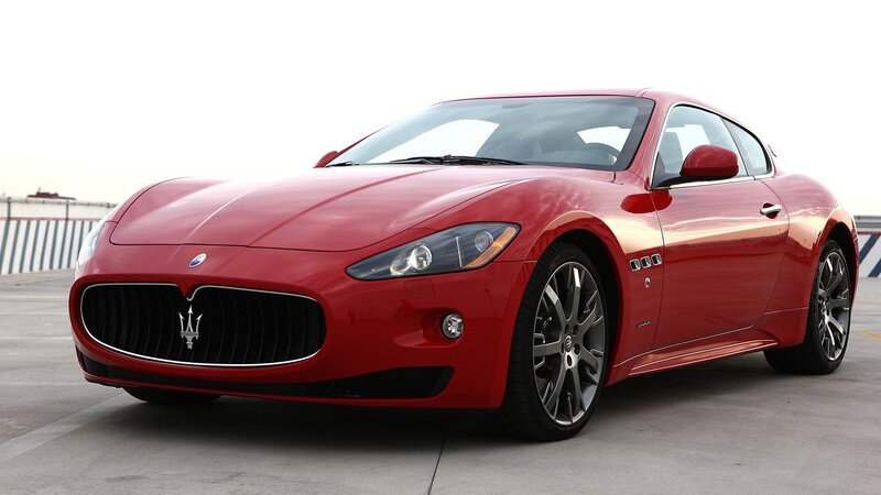Red Maserati GranTurismo