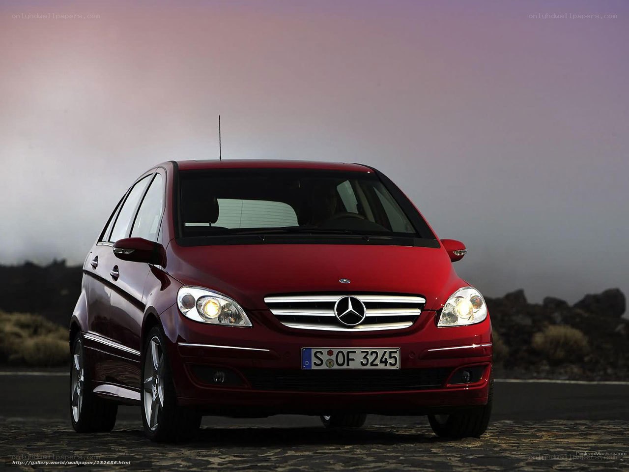 Red Mercedes-Benz B-Class