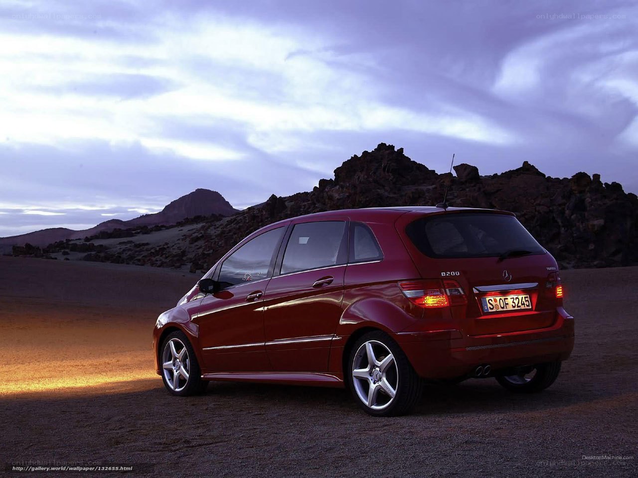 Red Mercedes-Benz B200 in desert