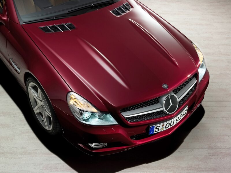 Red Mercedes-Benz SL500